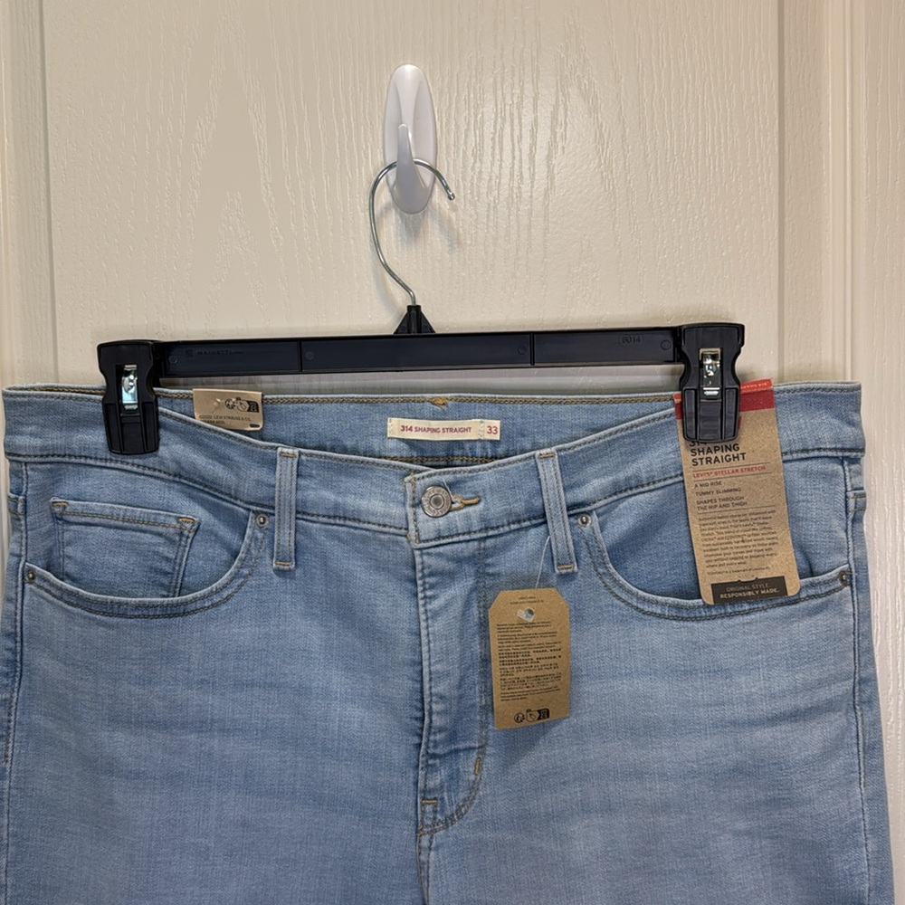 NEW Levi’s Women’s 314 Shaping Straight Jeans size 33 X 30. - Picture 2 of 4